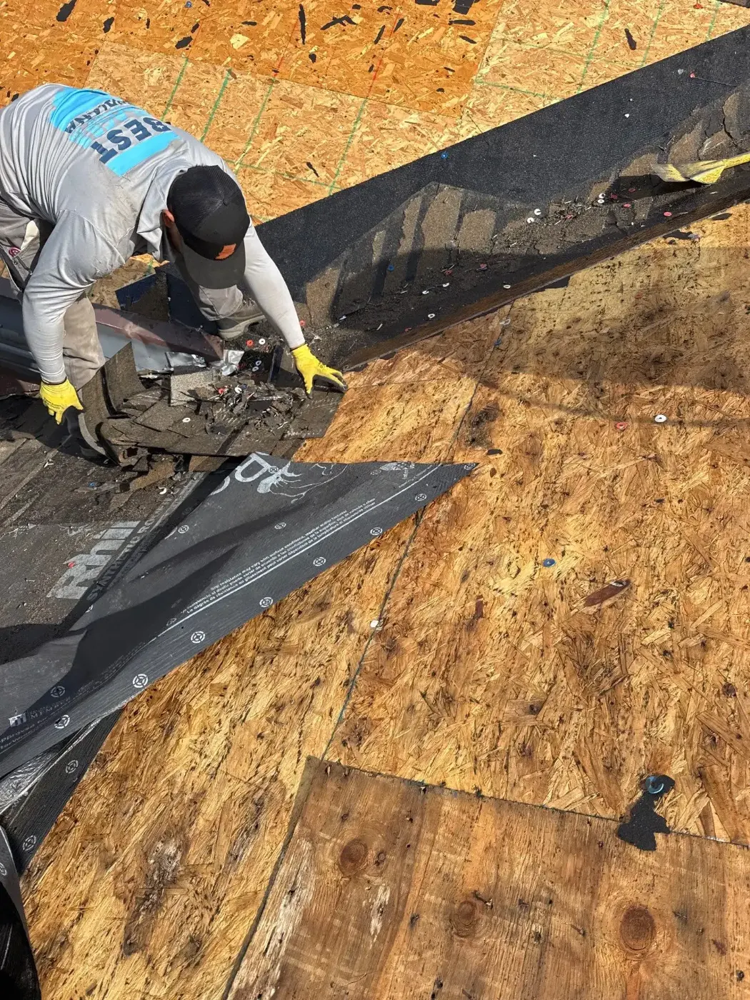 Manufacturer-certified roof installation in Lizton